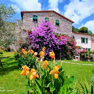 Il Casale Del Magra Guest house